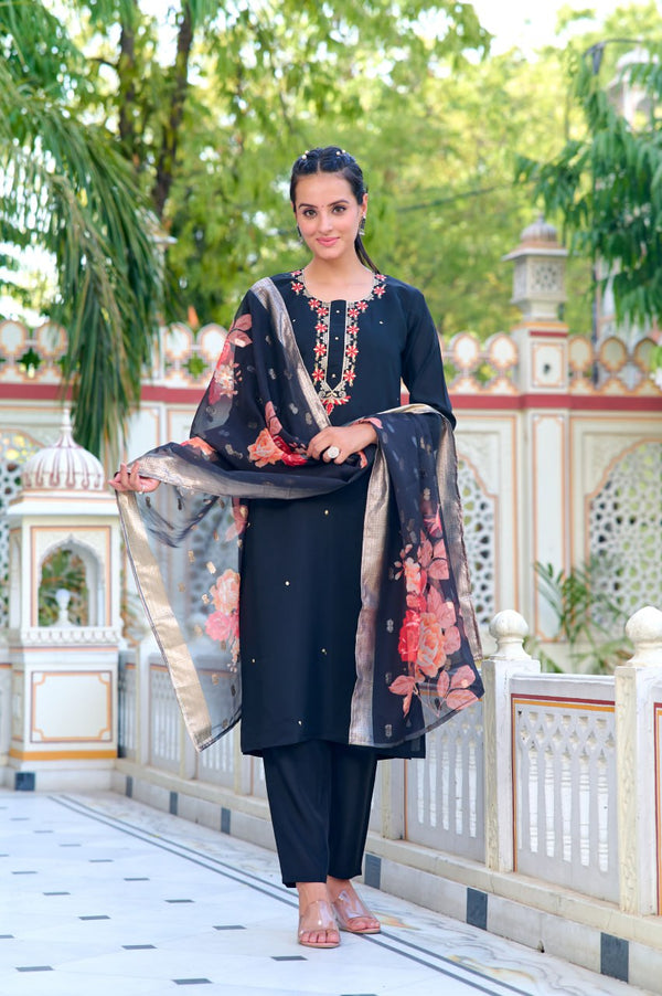 SakhiTrends Women Embroidery Black Kurta With Polister Viscose Pant With Teby Dupatta