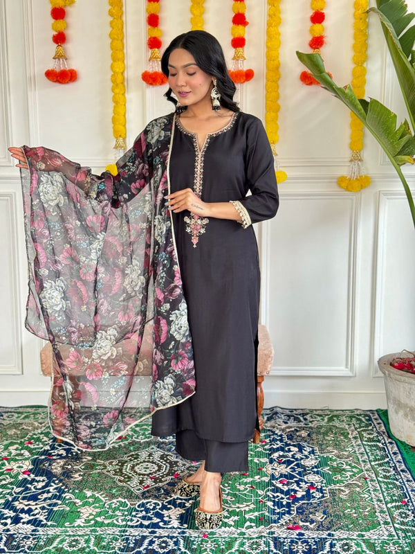SakhiTrends Women Embroidery Black Kurta With Rayon Slub Pant With Printed Duppta Set