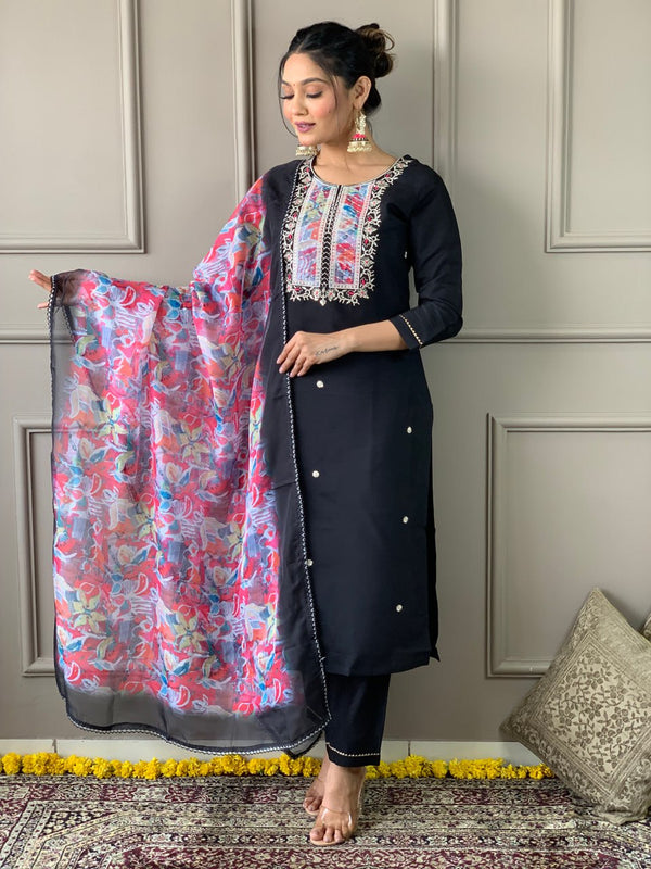 SakhiTrends Women Embroidery Black Kurta With Rayon Slub Pant With Printed Duppta Set